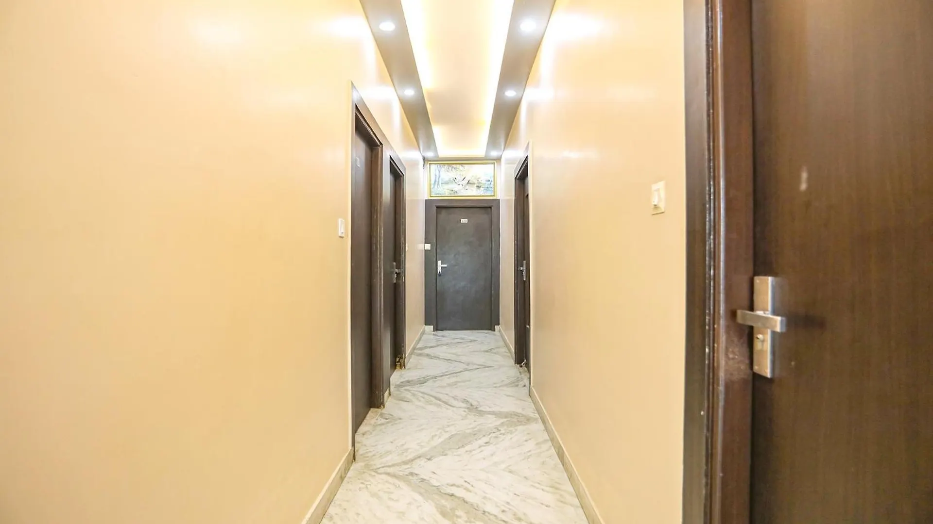 Hotel Fabhotel Aaradhya Residency Agra